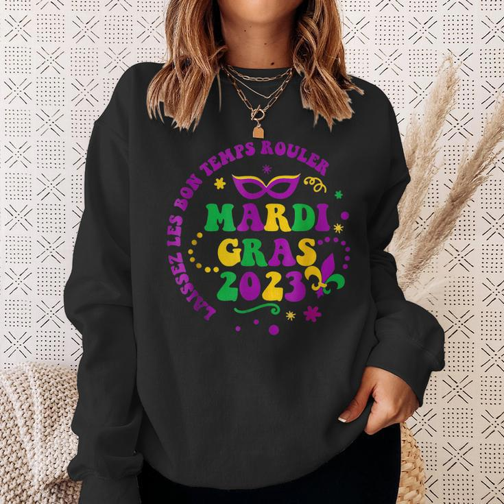 Mardi Gras 2023 Laissez Les Bons Retro Tuesday Fat V2 Sweatshirt Gifts for Her
