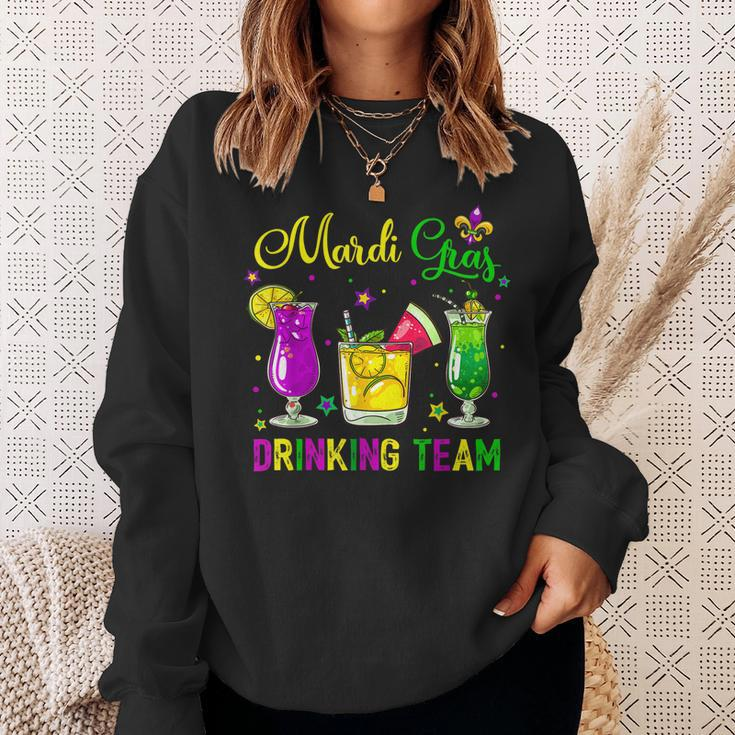 Mardi Gras Drinking Team Carnival Fat Tuesday Lime Cocktail Sweatshirt Gifts for Her