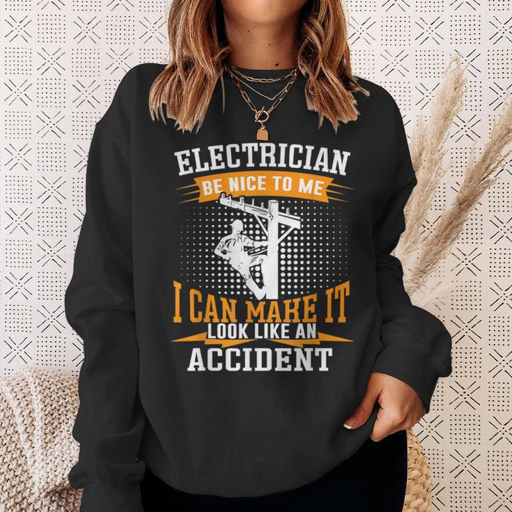 Mens Be Nice To Me Im An Electritian Funny Handyman Dad Sweatshirt Gifts for Her