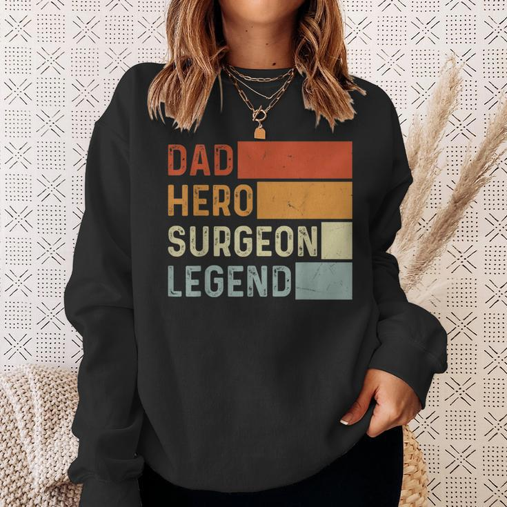 Retro-Sonnenuntergang-Chirurg-Vati Sweatshirt Geschenke für Sie