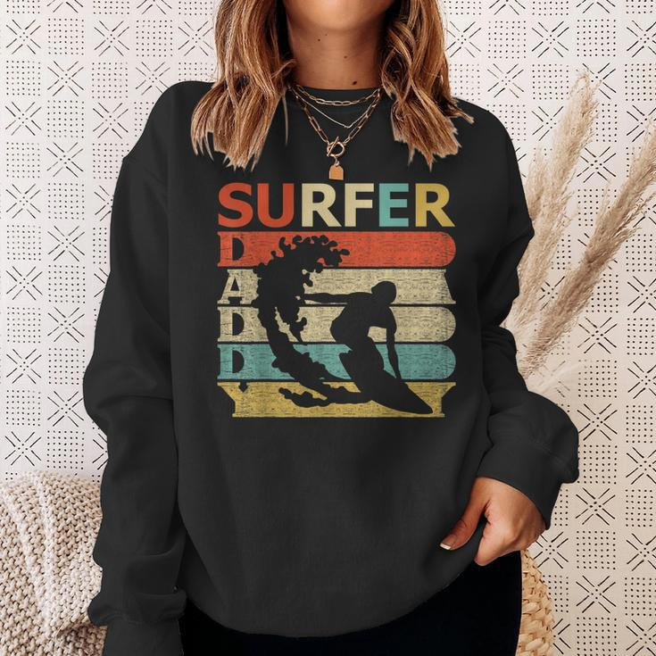 Retro Vintage Daddy Surfer Funny Surfing Dad Gift Sweatshirt Gifts for Her