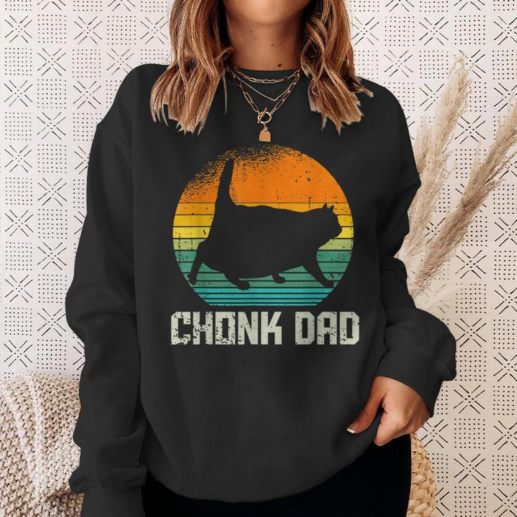 Retro Vintage Style Funny Fat Daddy Cat Meme Chonk Cat Dad Sweatshirt Gifts for Her