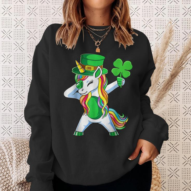 St Patricks Day Girls Dabbing Unicorn Leprechaun Lepricorn V7 Sweatshirt Gifts for Her