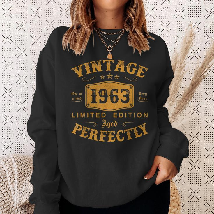 Vintage 1963 Limited Edition 60 Year Old Birthday Gifts Sweatshirt Gifts for Her