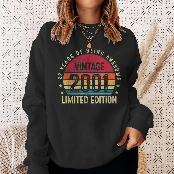 Vintage Made In 2001 22 Year Old Gifts Retro 22Nd Birthday Men Women Sweatshirt Graphic Print Unisex Gifts for Her