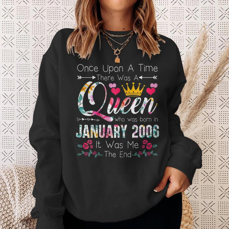 Womens 17 Years Birthday Girls 17Th Birthday Queen January 2006 Sweatshirt Gifts for Her