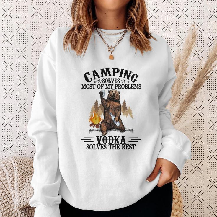 Camping und Vodka Bären-Lagerfeuer Sweatshirt, Lustiger Spruch Tee Geschenke für Sie