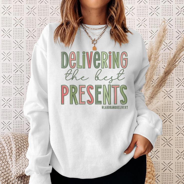 Delivering The Best Presents Xmas Labor And Delivery Nurse Men Women Sweatshirt Graphic Print Unisex Gifts for Her