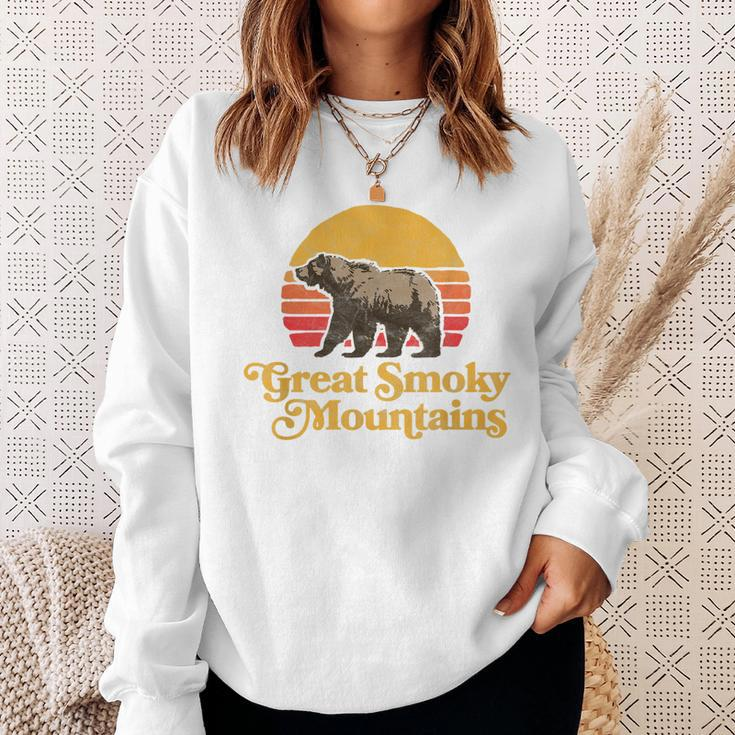 Retro Great Smoky Mountains National Park Bear 80S Graphic Sweatshirt Gifts for Her