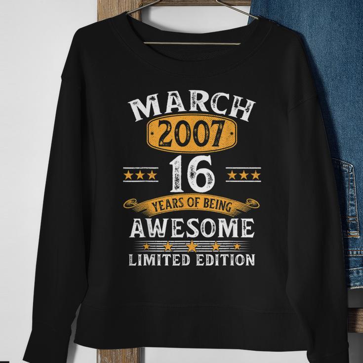 16 Geburtstag Geschenke Mann Frau Jahrgang März 2007 Sweatshirt Geschenke für alte Frauen