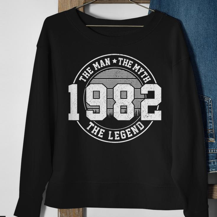 1982 The Man Myth Legend Vintage Men Funny 40Th Birthday Gift For Mens Sweatshirt Gifts for Old Women