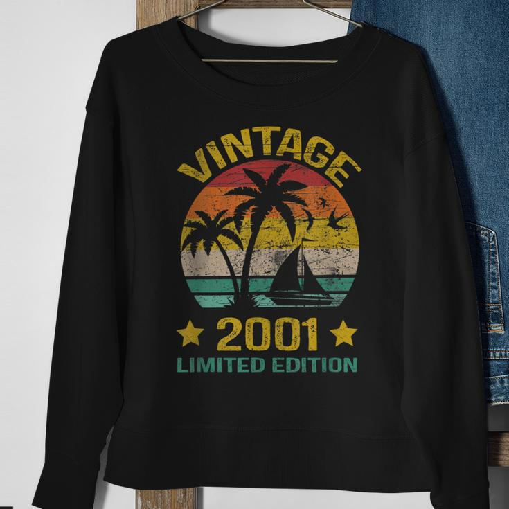 22 Years Old Vintage 2001 Limited Edition 22Nd Birthday Gift Sweatshirt Gifts for Old Women