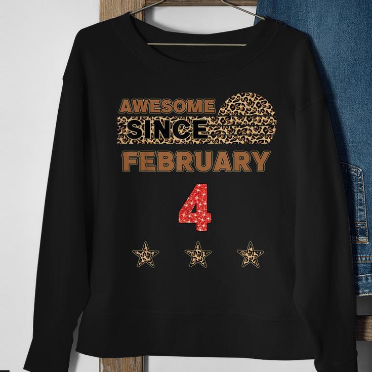 Awesome Since 4. Februar Sweatshirt mit Leopardenmuster Vintage Geburtstag Geschenke für alte Frauen