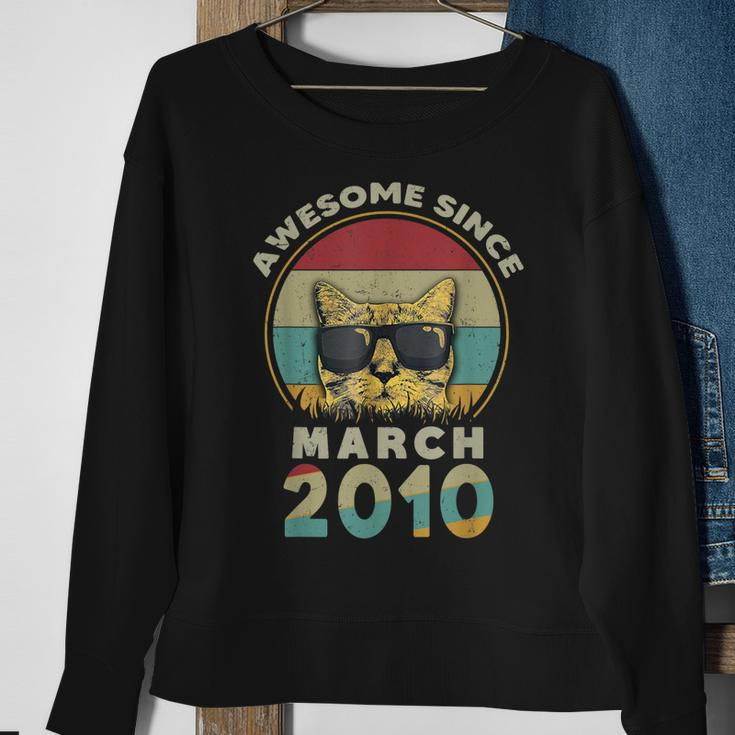 Awesome Since March 2010 Sweatshirt, Katzenliebhaber 12. Geburtstag Geschenke für alte Frauen