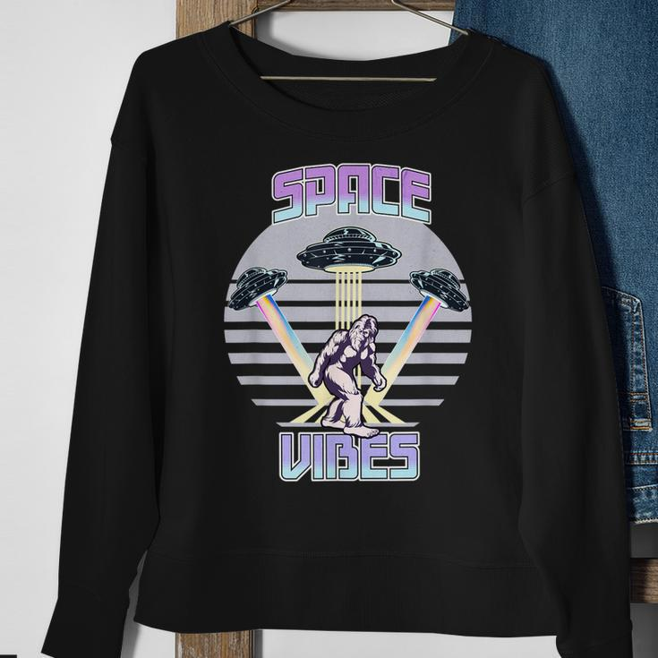 Bigfoot-Ufo-Entführung Im Vintage-Stil Alien Space Vibes Sweatshirt Geschenke für alte Frauen