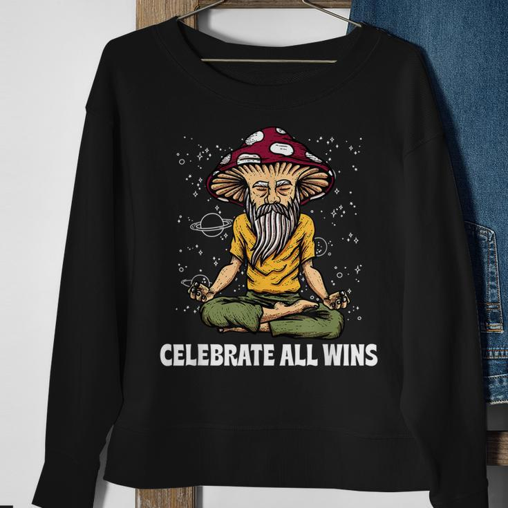 Celebrate All Wins Motivierendes Zitat Happiness Sweatshirt Geschenke für alte Frauen