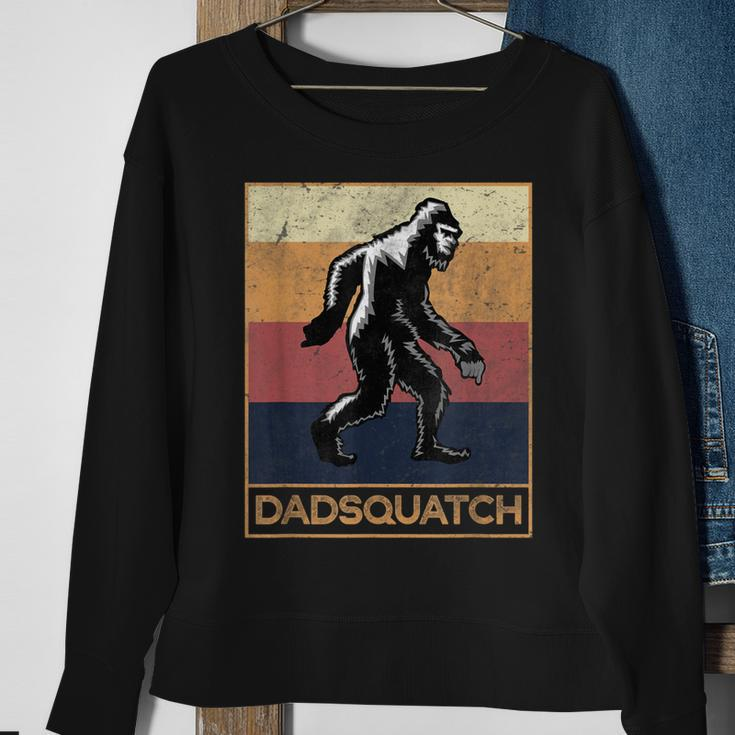 Dadsquatch - Funny Bigfoot Dad Sasquatch Believer For Father Sweatshirt Gifts for Old Women
