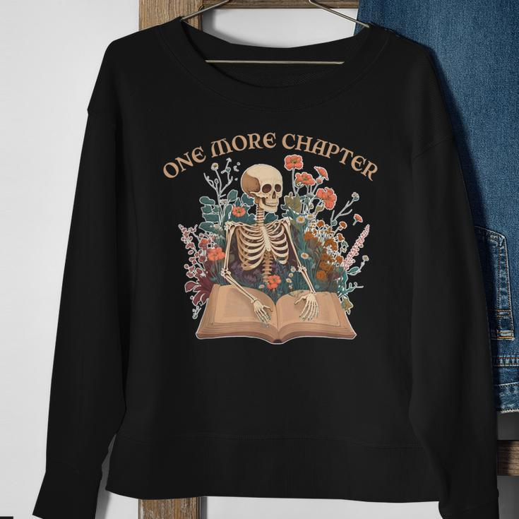 Funny One More Chapter Retro Skeleton Vintage Book Lover Sweatshirt Gifts for Old Women