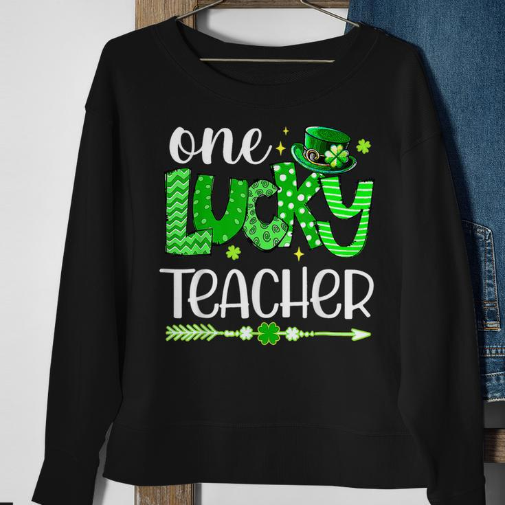 Green Leopard Shamrock One Lucky Teacher St Patricks Day Sweatshirt Gifts for Old Women