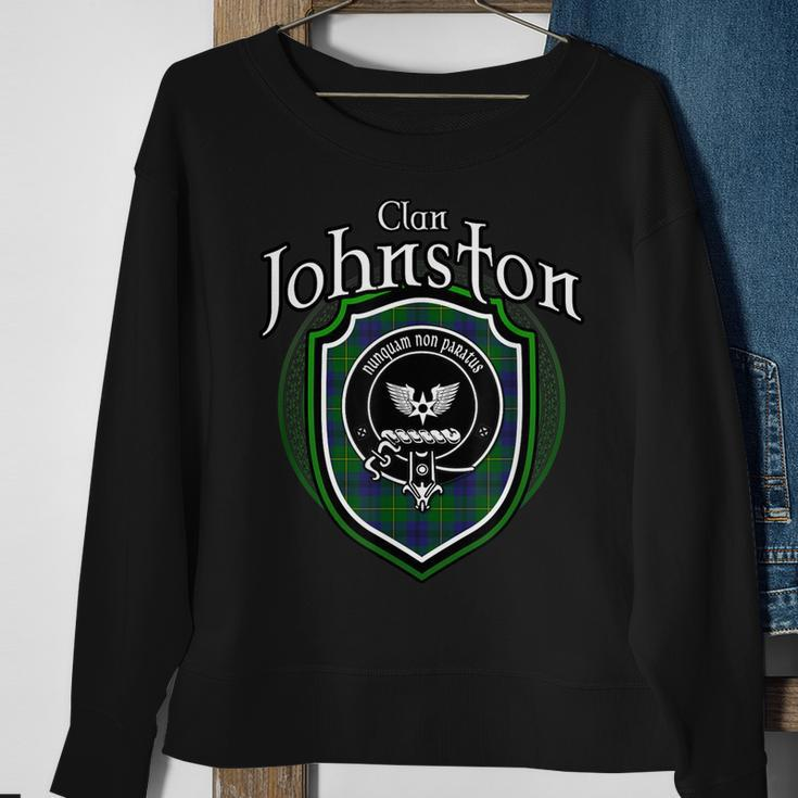Johnston Clan Crest | Scottish Clan Johnston Family Badge Sweatshirt Gifts for Old Women