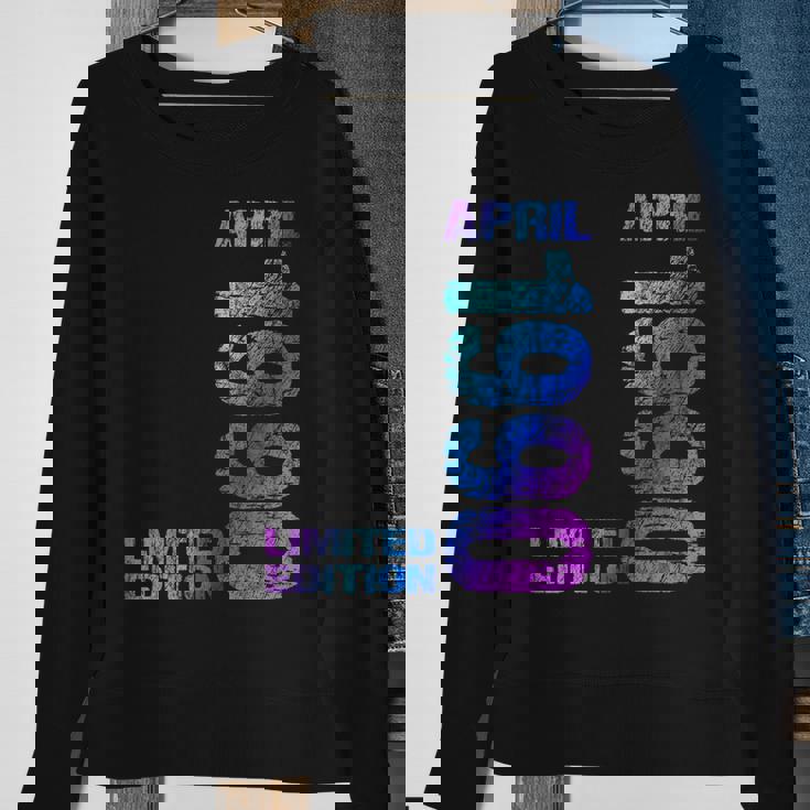 Limited Edition April 1990 33Th Birthday Born 1990 Sweatshirt Gifts for Old Women