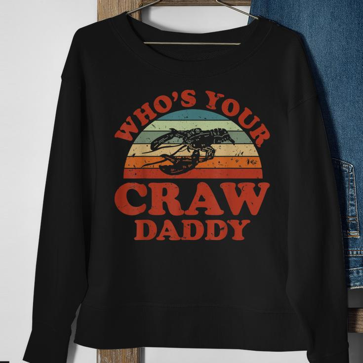 Mens Funny Crayfish Crawfish Boil Whos Your Craw Daddy Sweatshirt Gifts for Old Women