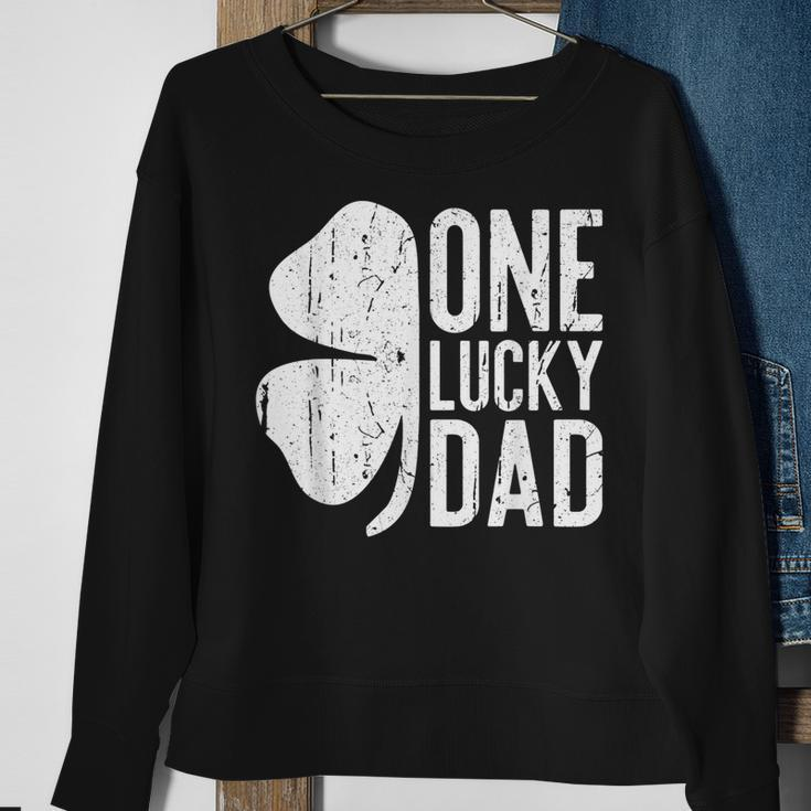 Mens One Lucky Dad Vintage St Patrick Day Sweatshirt Gifts for Old Women