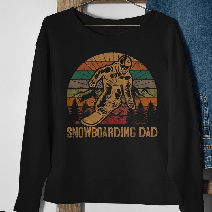 Mens Snowboarding Dad Sunset Snowboard Gift Winter Snowboarder Sweatshirt Gifts for Old Women