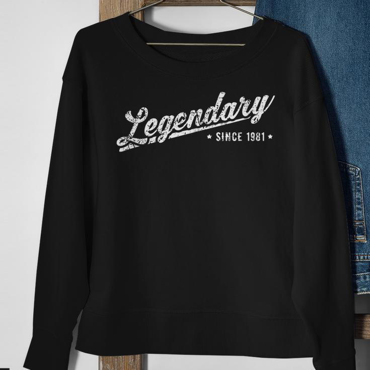 Mens Vintage 40Th Birthday Gift For Dad | Legendary Since 1981 Sweatshirt Gifts for Old Women