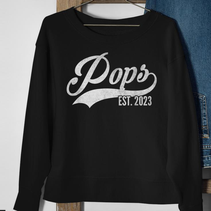 Mens Vintage Pops Est 2023 First Time Grandpa Fathers Day Gift Sweatshirt Gifts for Old Women