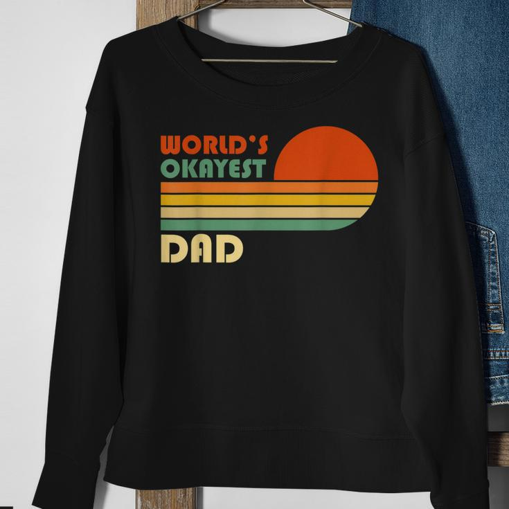Mens Worlds Okayest Dad - Funny Father Gift - Retro Vintage Sweatshirt Gifts for Old Women