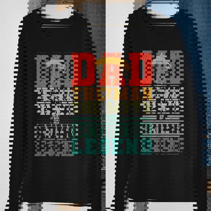 Papa Fallschirmspringen Sweatshirt: Der Mann, Mythos, Legende, Skydiver Geschenke für alte Frauen