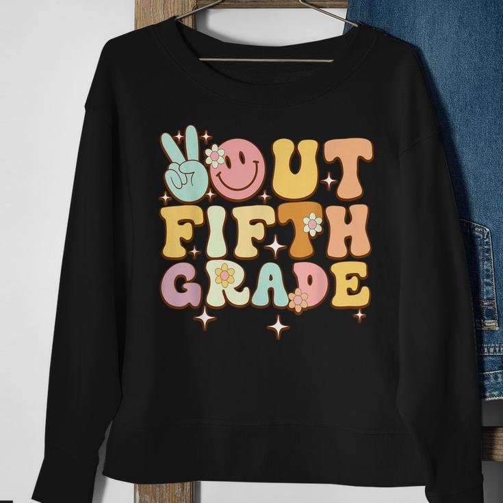 Peace Out Fifth 5Th Grade Class Of 2023 Goodbye 5Th Grade Sweatshirt Gifts for Old Women