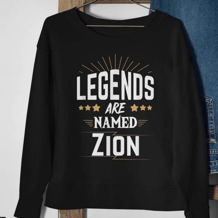 Personalisiertes Sweatshirt Legends are named Zion, Ideal für Gedenktage Geschenke für alte Frauen