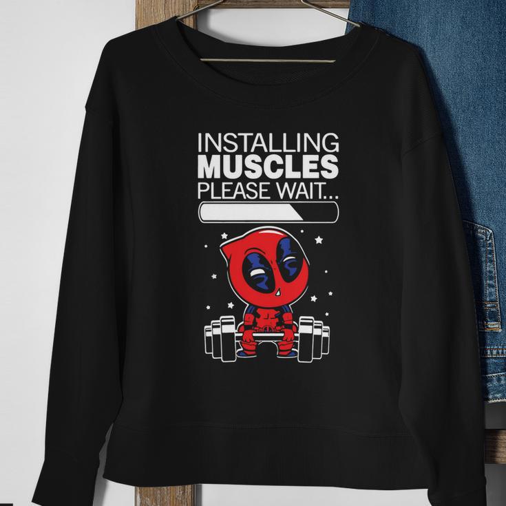 Pooldead Installing Muscles Please Wait Sweatshirt Geschenke für alte Frauen