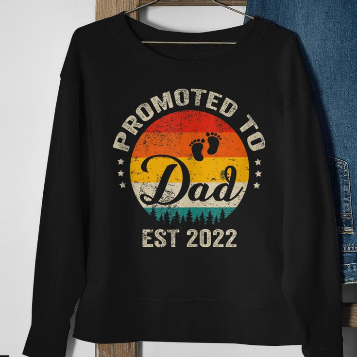 Promoted To Dad Est 2022 Vintage Sun Family Soon To Be Dad Sweatshirt Gifts for Old Women