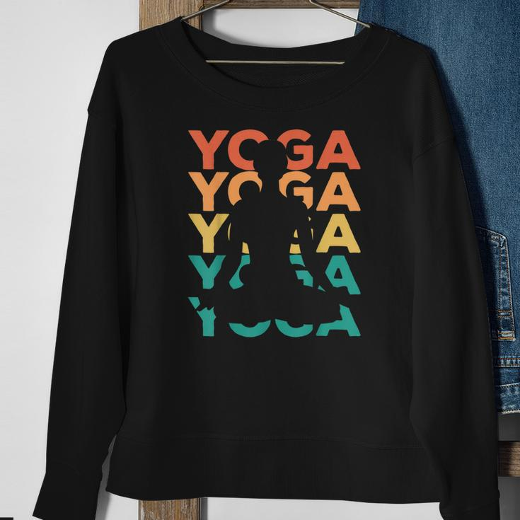 Retro Yoga Poses Sweatshirt, Farbenfrohes Design für Yoga-Liebhaber Geschenke für alte Frauen