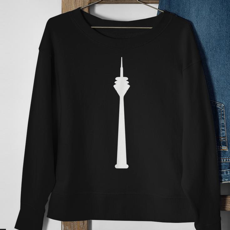 Schwarzes Sweatshirt mit Weißem Turmdruck Motiv, Modisches Stadtdesign Tee Geschenke für alte Frauen