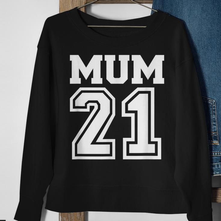 Schwarzes Sweatshirt Mum 21 im Sportdesign, Perfektes Tee für Mütter Geschenke für alte Frauen