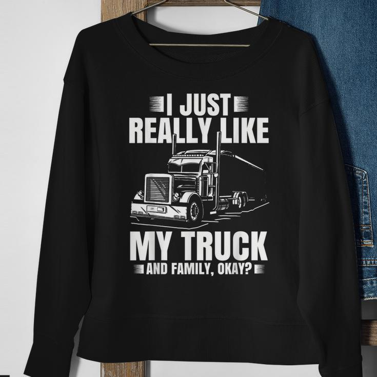 Truck Driver Design For Men Semi-Trailer Truckin Dad Big Rig Sweatshirt Gifts for Old Women