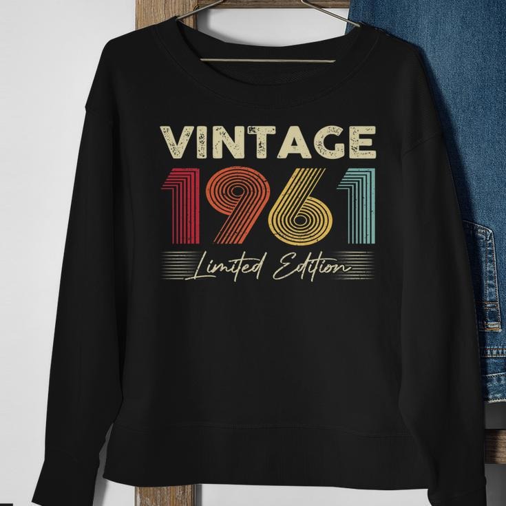 Vintage 1961 Wedding Anniversary Born In 1961 Birthday Party V2 Sweatshirt Gifts for Old Women