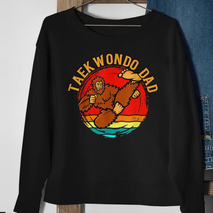 Vintage Big Foot Taekwondo Dad Sweatshirt Gifts for Old Women