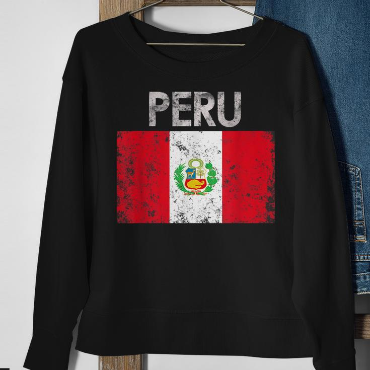 Vintage Peru Peruvian Flag Pride Gift Sweatshirt Gifts for Old Women