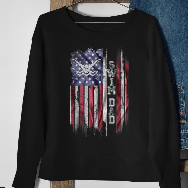 Vintage Usa Flag Proud Swimming Dad Swim Swimmer Silhouette Sweatshirt Gifts for Old Women
