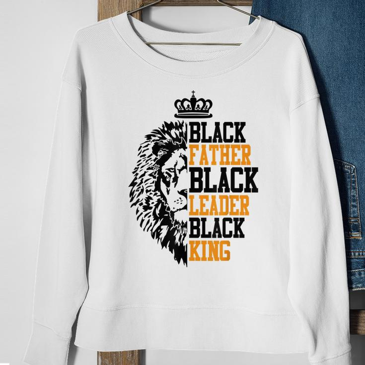Black Father Black Leader Black King Father Day Gift For Men Sweatshirt Gifts for Old Women