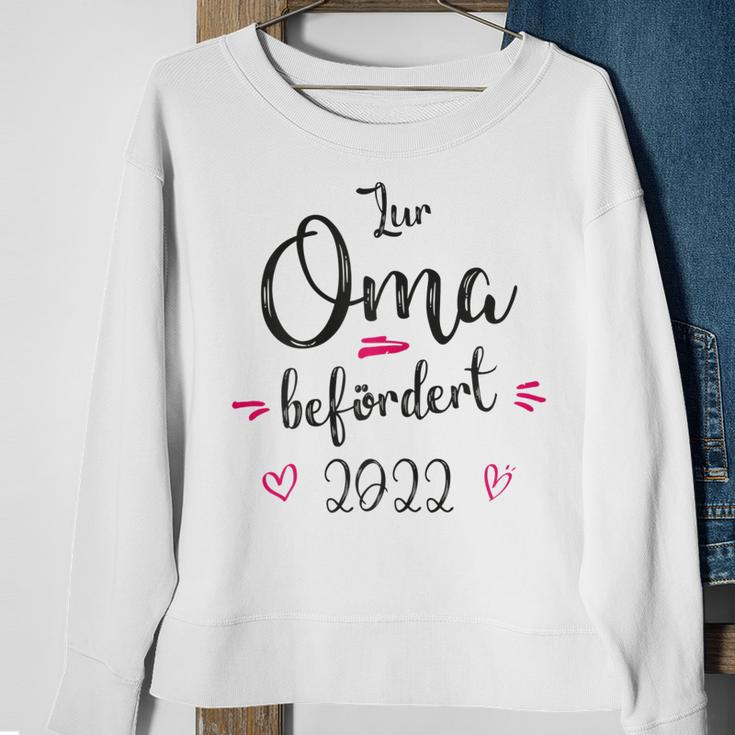Damen Ich Werde Oma 2022 Loading Schwangerschaft Verkündung Sweatshirt Geschenke für alte Frauen