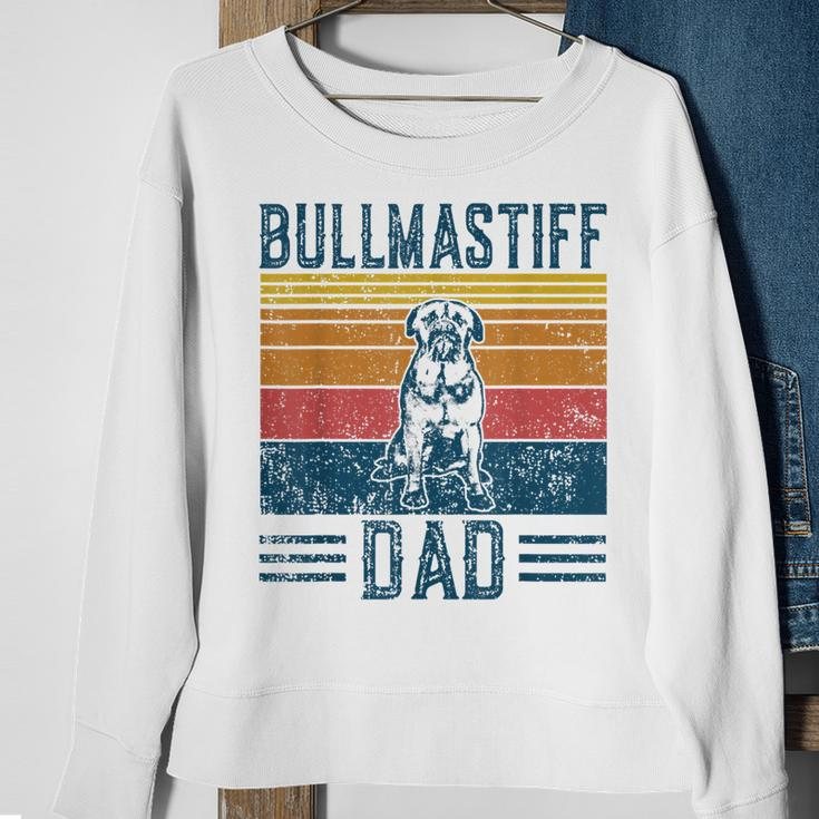 Dog Dad - Vintage Bullmastiff Dad Sweatshirt Gifts for Old Women
