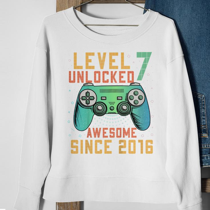 Kids Level 7 Unlocked 7Th Birthday 7 Year Old Boy Gifts Gamer Sweatshirt Gifts for Old Women
