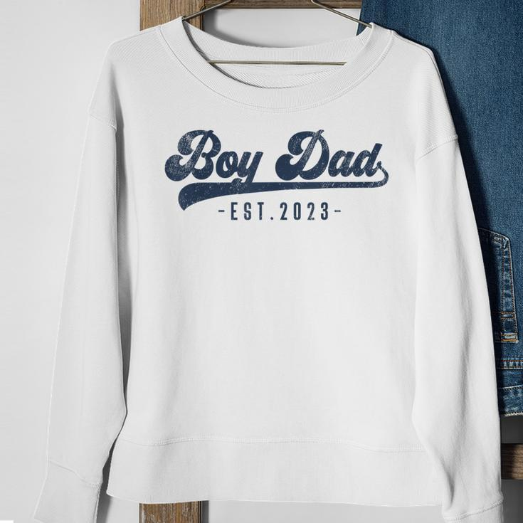 Mens Boy Dad Est 2023 Boy Dad To Be Gifts New Daddy Sweatshirt Gifts for Old Women