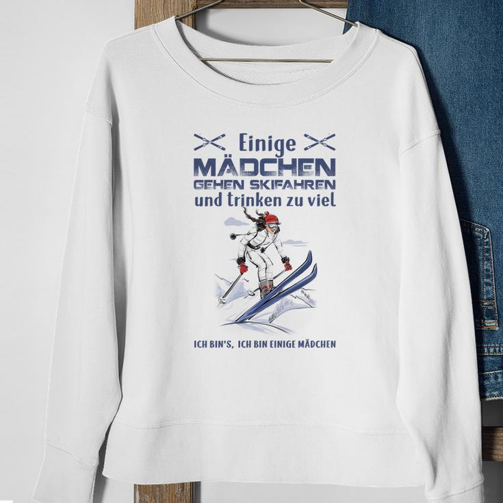 Skifahren Und Trinken V2 Sweatshirt Geschenke für alte Frauen